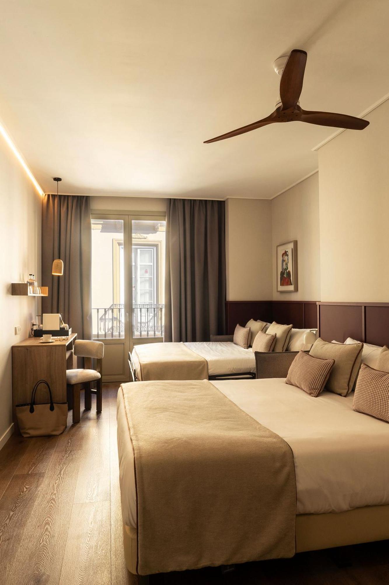 Hotel Well And Come Málaga Extérieur photo