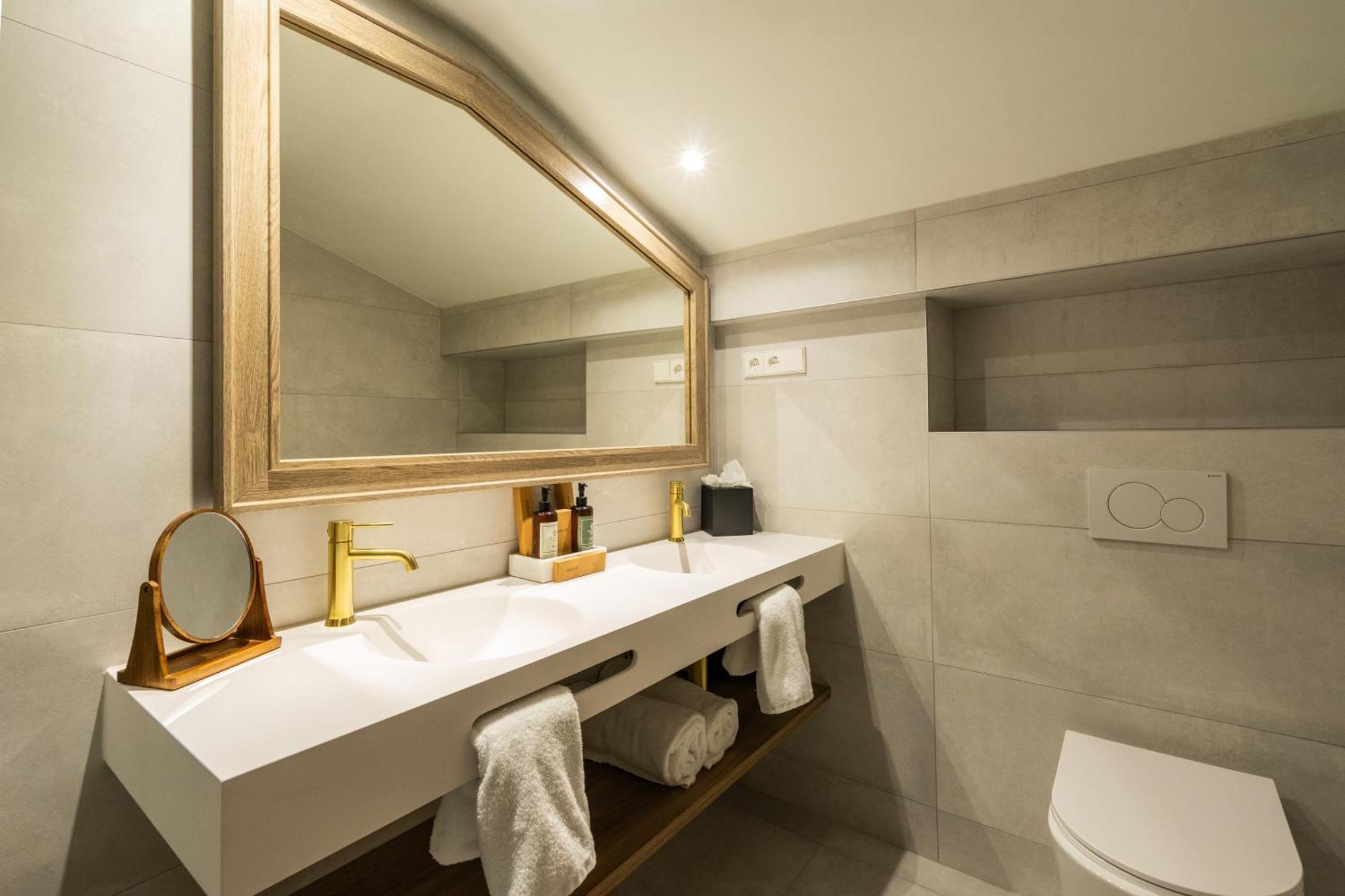 Hotel Well And Come Málaga Extérieur photo